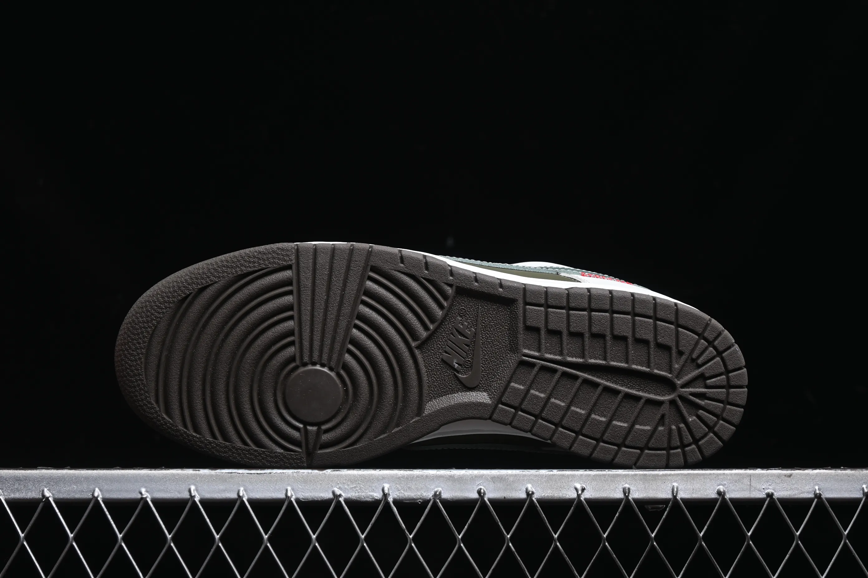 All Categories Nk SB Dunk Series Nk SB Dunk Low Low-top sneakers Nk Dunk Low "Year of the Snake" Year of the Snake Spring Festival limited low-top casual sneakers HV5980-231